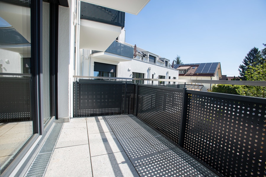 Sonne genießen auf dem Balkon - Neubau in Ismaning: Modernes Wohnen unter 9.000 EUR/m² - Energieeffizienzklasse A