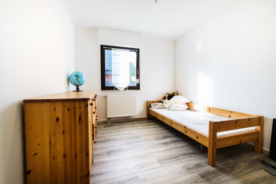 Schlafzimmer 3 - Großzügiges Einfamilienhaus in Ibbenbüren-Laggenbeck – Ideal für Familien oder Investoren!