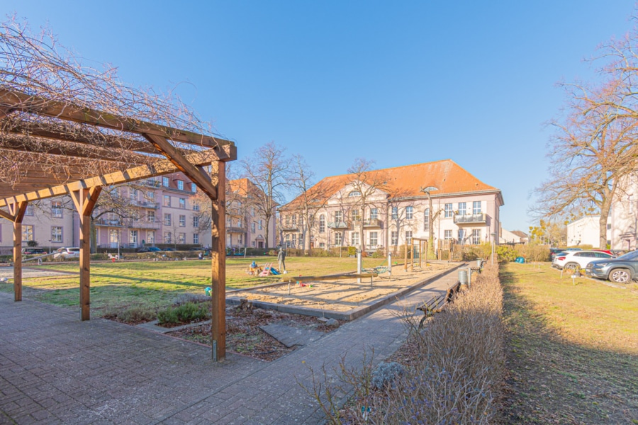 Spielplatz - Modernes Zuhause nähe Altstadt | Stellplatz | sofort bezugsfrei