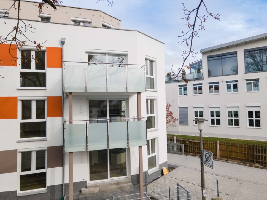 Außenansicht - Neue Erdgeschosswohnung mit kleinem Garten im Herzen von Zirndorf