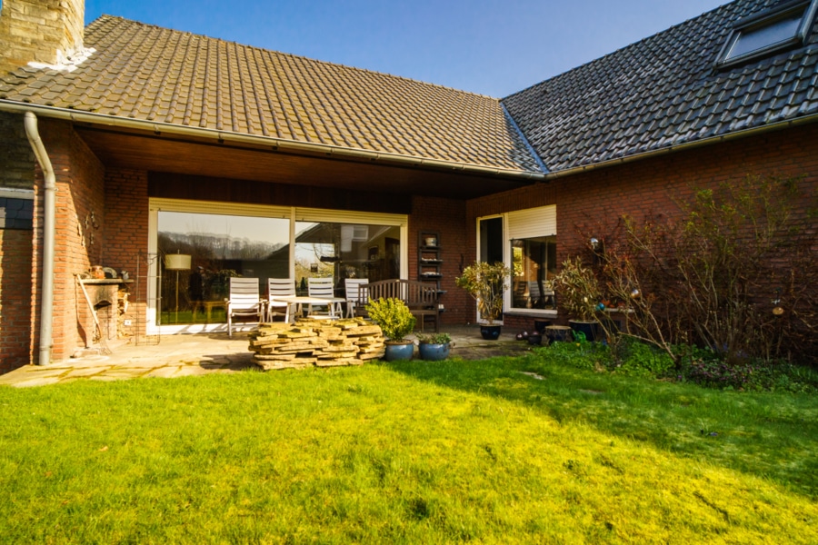 Garten - Zeitreise mit Stil: Ihr Traumhaus aus den Siebzigern in Ledde's idyllischer Ruhe!