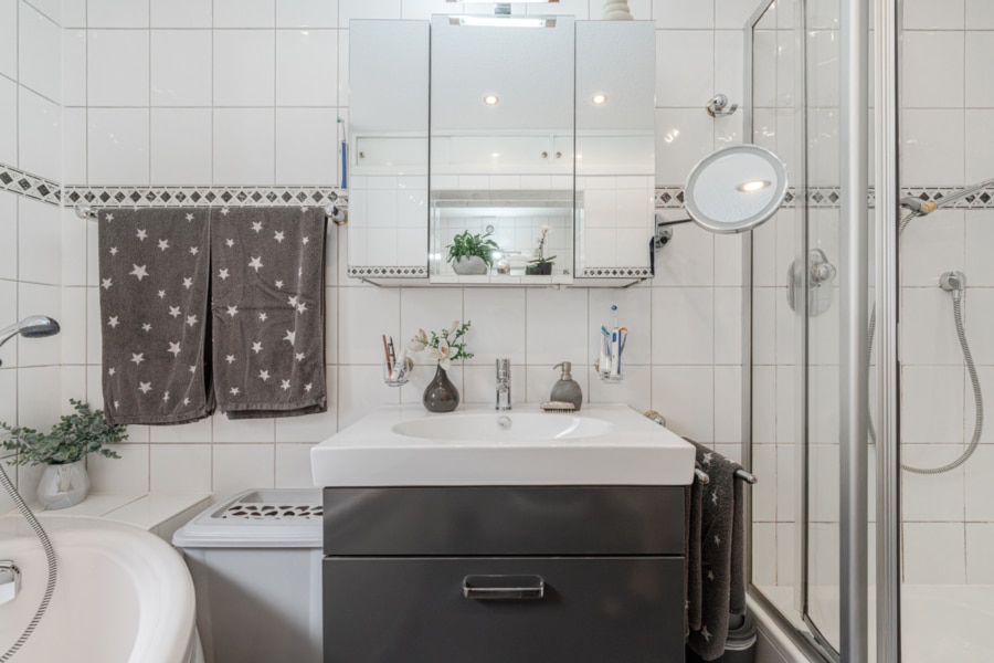 Ansicht Badezimmer - Exklusives Zuhause in ruhiger Waldrandlage im Essener Stadtwald!