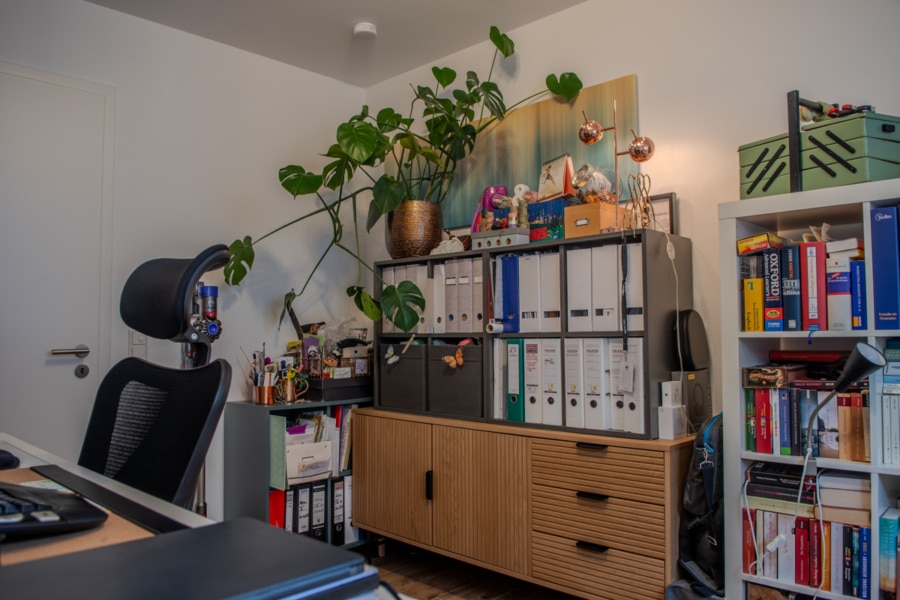 Büro / Gästezimmer - Stilvolles Wohnen: Exklusive Dachgeschosswohnung mit Balkon und moderner Ausstattung!