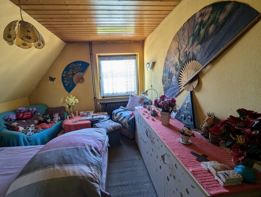 Schlafzimmer 1.OG - Einfamilienhaus in ruhiger Lage mit großem Grundstück - Ideal auch als Zweifamilienhaus