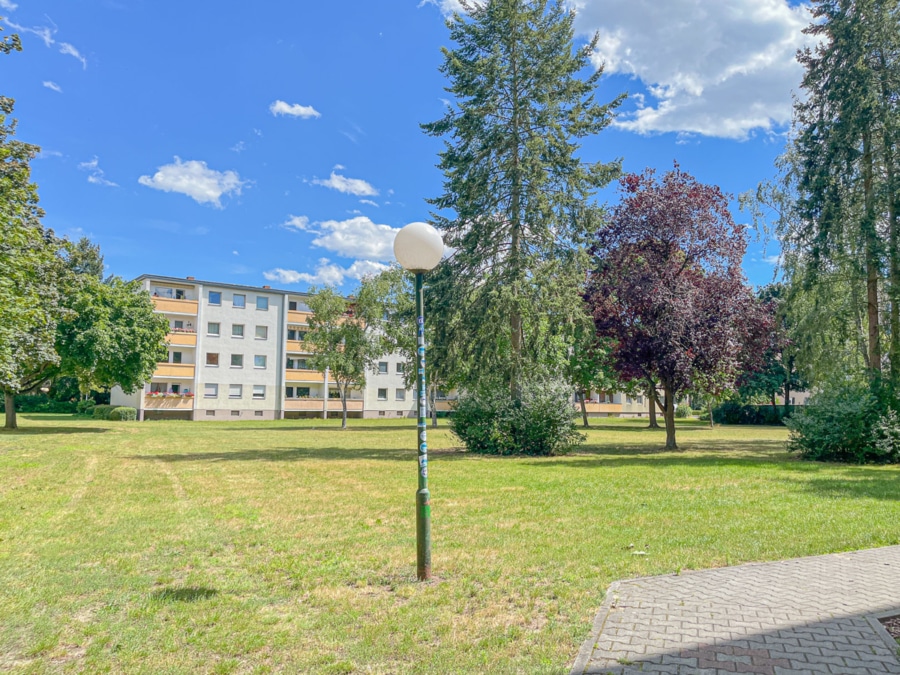 Hinterer Garten - Befristet vermietete Wohnung mit Balkon und Renovierungsbedarf