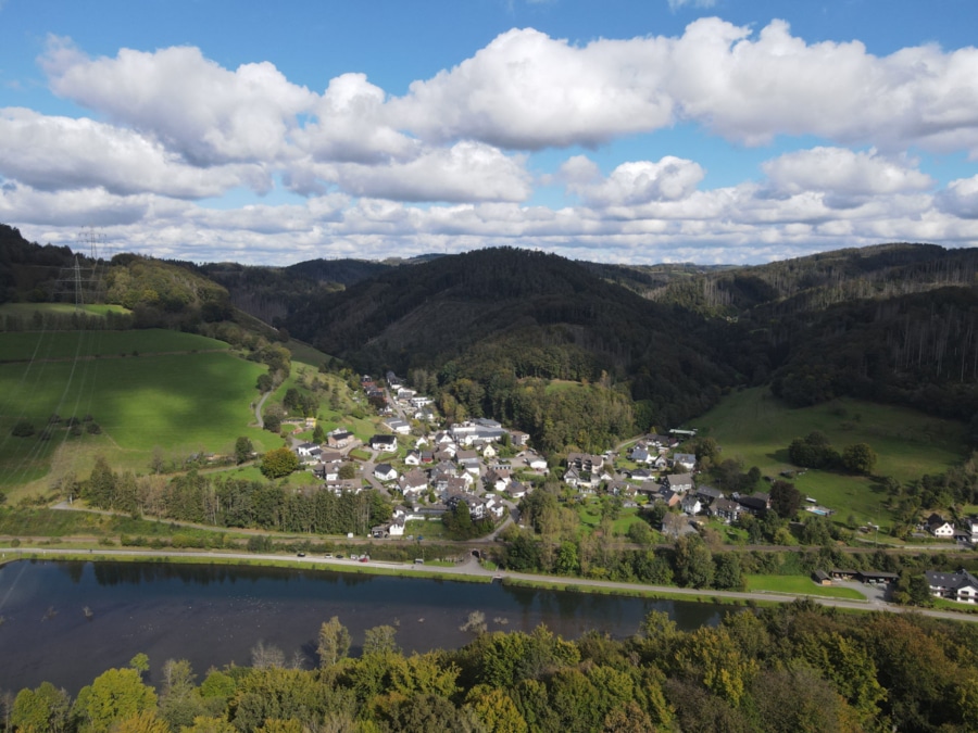 Umgebung - Wohnhaus mit Gaststube am See