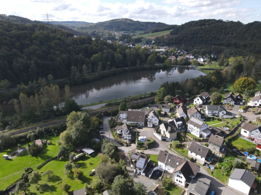 Umgebung - Wohnhaus mit Gaststube am See