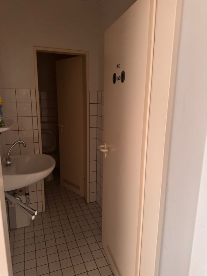 WC - Attraktive Ladenfläche auf der RÜ sucht neuen Mieter