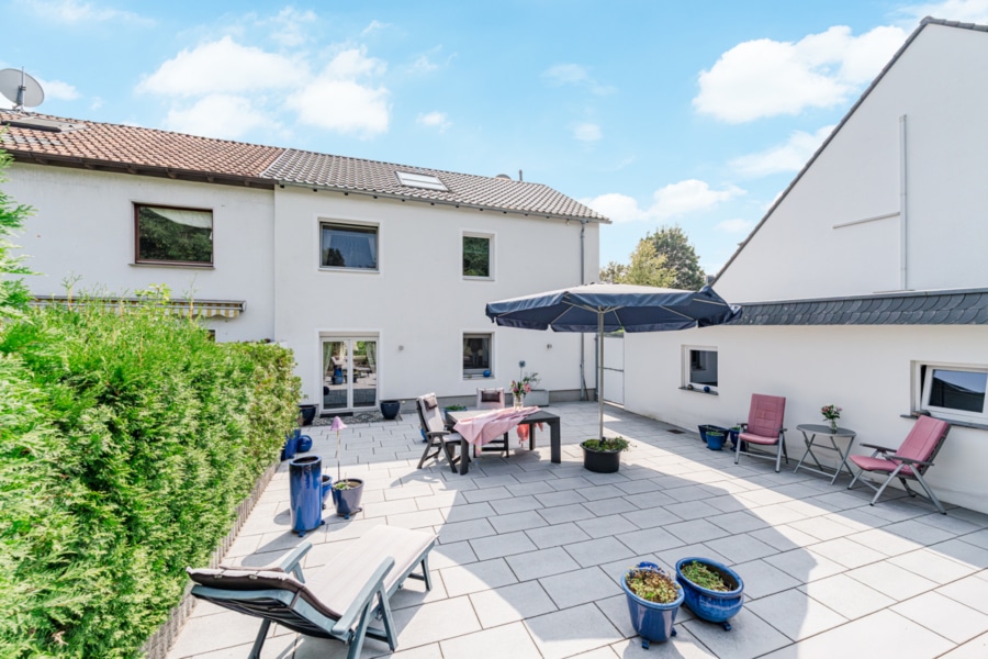 Ansicht Terrasse - Auszeit im Gartentraum!