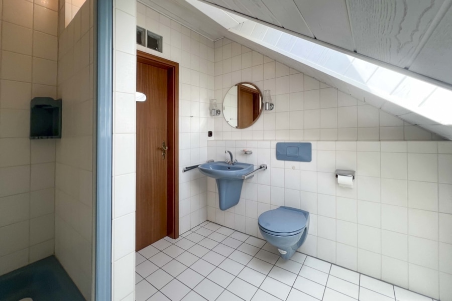 Badezimmer 1.OG - Charmanter Bungalow in Diepholz – Ruhiges Wohnen in familienfreundlicher Lage!