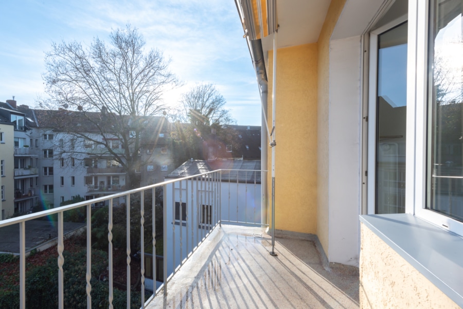 Balkon Ansicht 2 - Zentral gelegen!