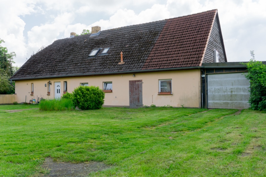 Vorderansicht - Einladendes Familienanwesen mit viel Platz und fast Alleinlage Bei Dummerstorf