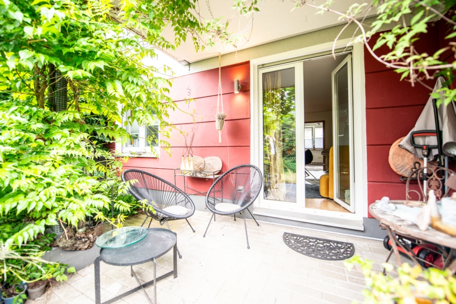 Ansicht Terrasse - Erdgeschosswohnung in ruhiger Lage mit eigenem kleinen Garten!