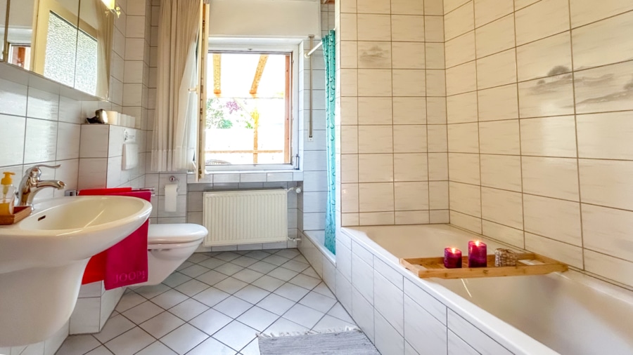 Badezimmer - GEPFLEGTES ZUHAUSE MIT WOHLFÜHLGARANTIE IN TOLLER LAGE