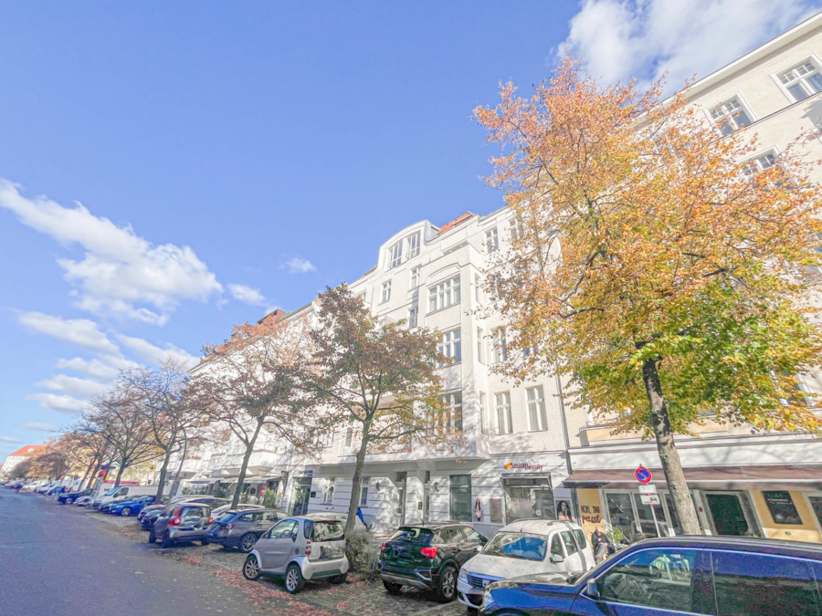 Front - Exklusive Wohnung zur Miete in Bestlage – Neubezug nach hochwertiger Sanierung mit großer Terrasse