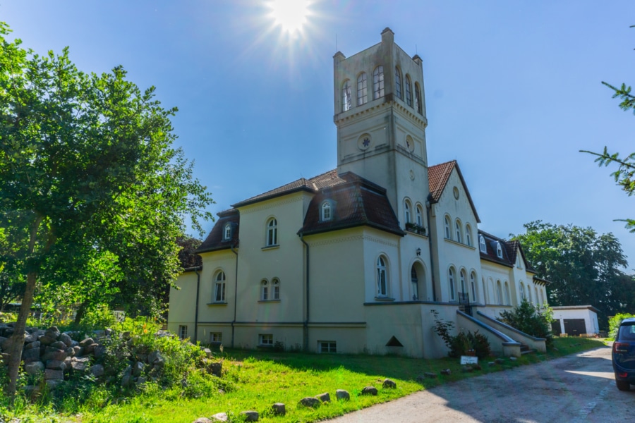 Schloss - Ein architektonisches Meisterwerk für Liebhaber und Investoren mit Herz, in Wendfeld