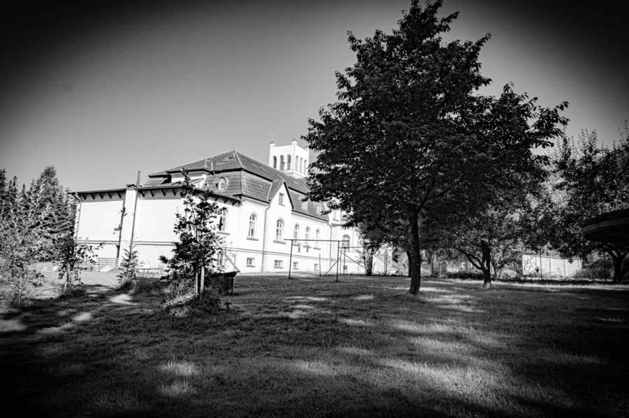 Schwarz Weiß - Ein architektonisches Meisterwerk für Liebhaber und Investoren mit Herz, in Wendfeld