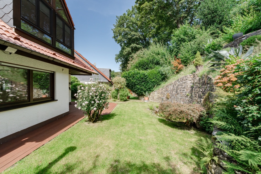 Ansicht 2 Gartenbereich - Haus am Baldeneysee mit Garten und Garage!