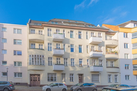 Profi­tieren Sie von stabilen Mietein­nahmen – Attraktive 2-Zimmer-Wohnung mit Balkon, 13583 Berlin, Etagenwohnung