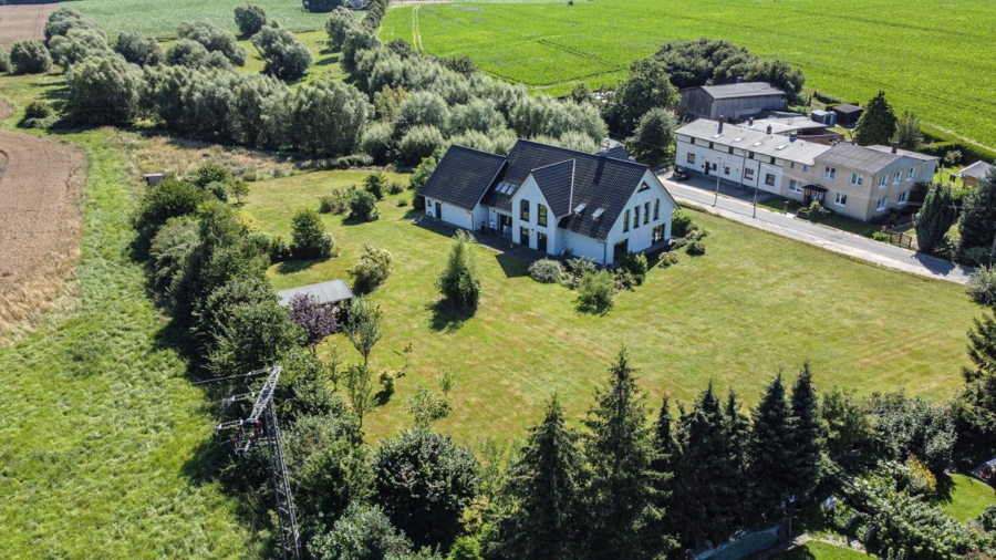 Luftbild Garten - Luxus trifft Moderne: Exklusives Anwesen mit 320 m² Wohnfläche und 11.000 m² Grundstück, in Stülow.