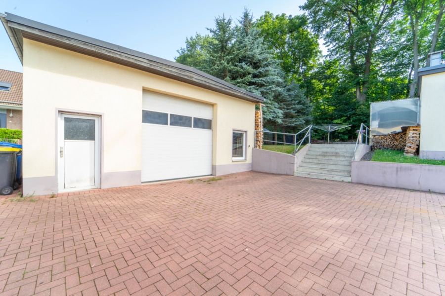 Garage - Gewerbeimmobilie in Burgstädt mit Bungalow