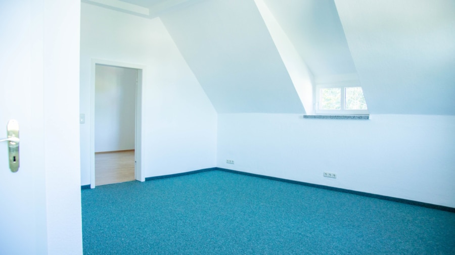 Schlafzimmer - Großzügige 5 Zimmer Dachgeschosswohnung