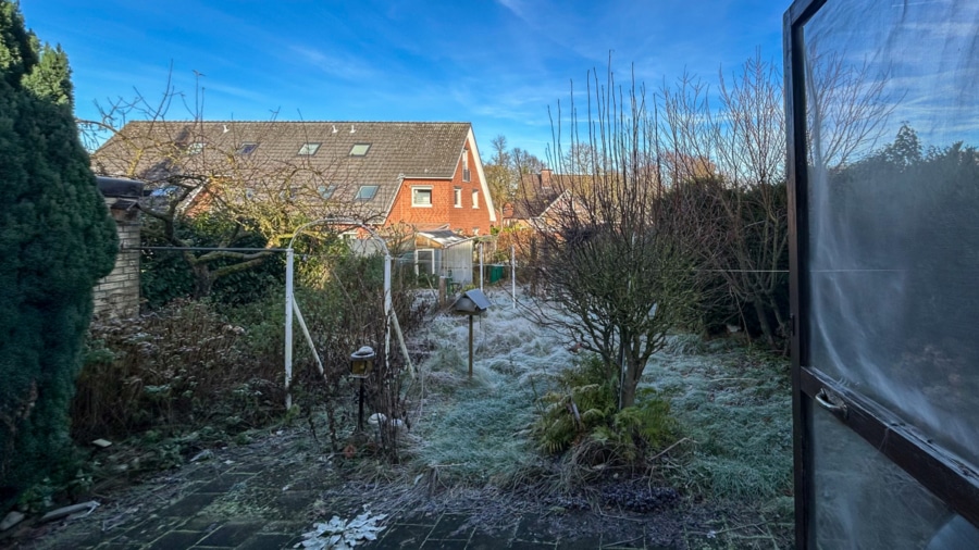 Garten - GEPFLEGTES EINFAMILIENHAUS MIT WINTERGARTEN UND AUSBAUPOTENTIAL-IDEAL FÜR HANDWERKER