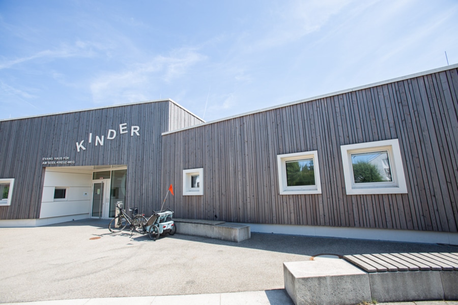 Kindergarten Luftlinie 400 Meter - Ihr neues Zuhause mit Alpenblick: Wohnkomfort über den Dächern von Ismaning