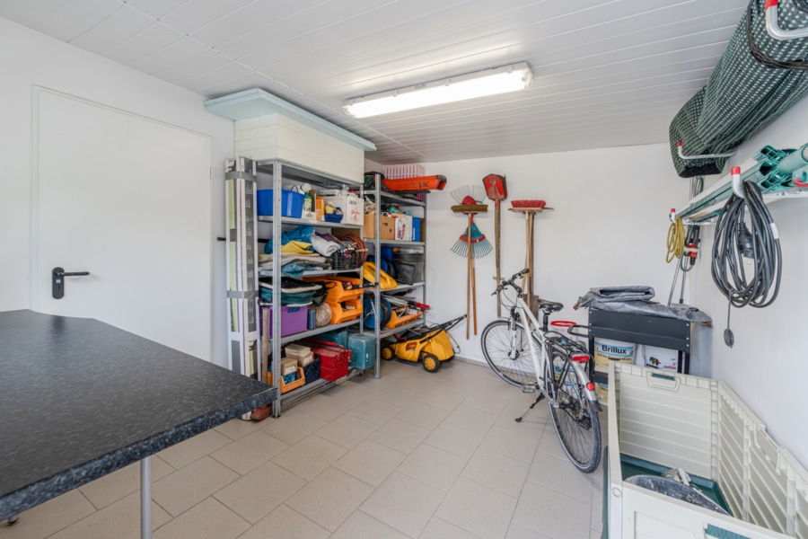 Ansicht Allzweckraum Garage - Auszeit im Gartentraum!