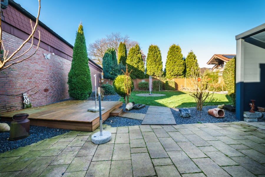 Garten / Terrasse - Nachhaltigkeit trifft Komfort – Ein moderner Bungalow mit Charakter in Mettingen!