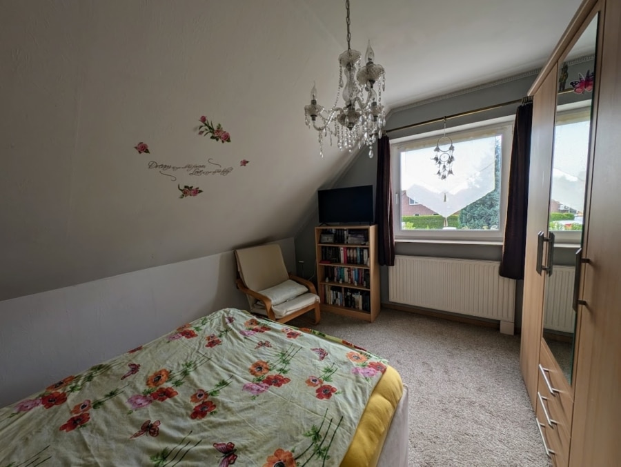 Schlafzimmer 1.OG - Gepflegtes Einfamilienhaus mit Wohlfühlcharakter in ruhiger Lage von Beckedorf