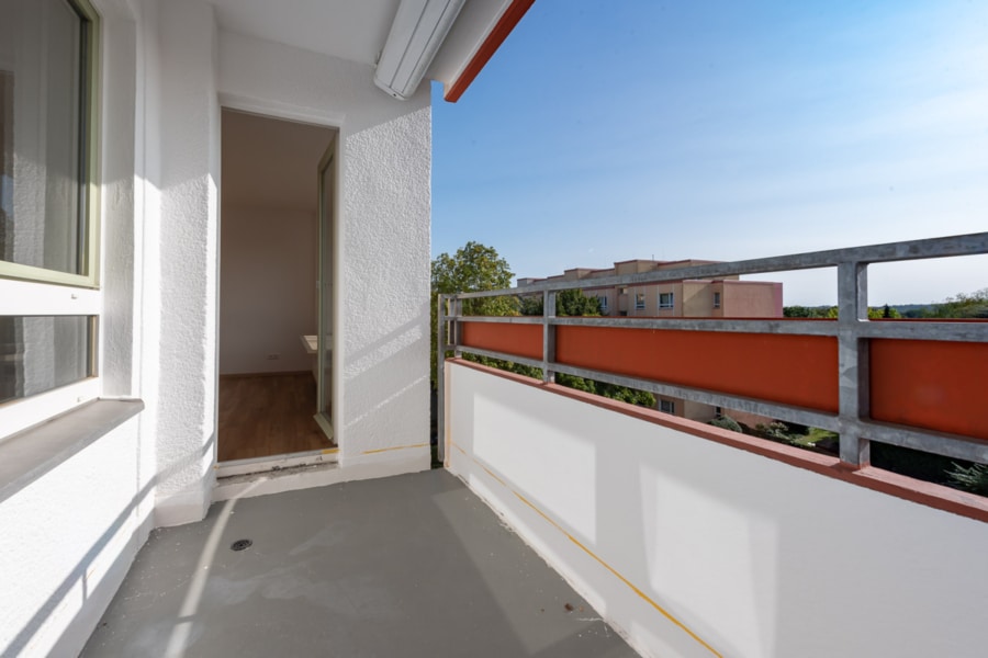 weitere Ansicht Balkon - Ihr neues Zuhause: Stilvolle Wohnung mit Aussicht und Balkon!