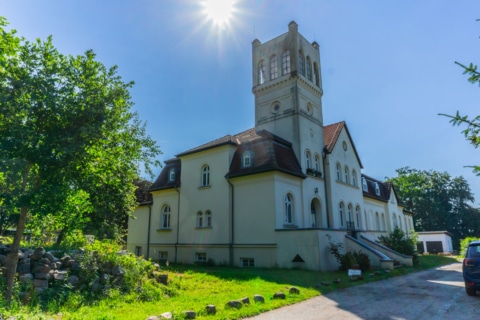 Ein Gutshaus mit 9 Wohnungen im Wendfeld – Für Liebhaber und Inves­toren mit Weitblick, 18190 Sanitz / Wendfeld, Mehrfamilienhaus