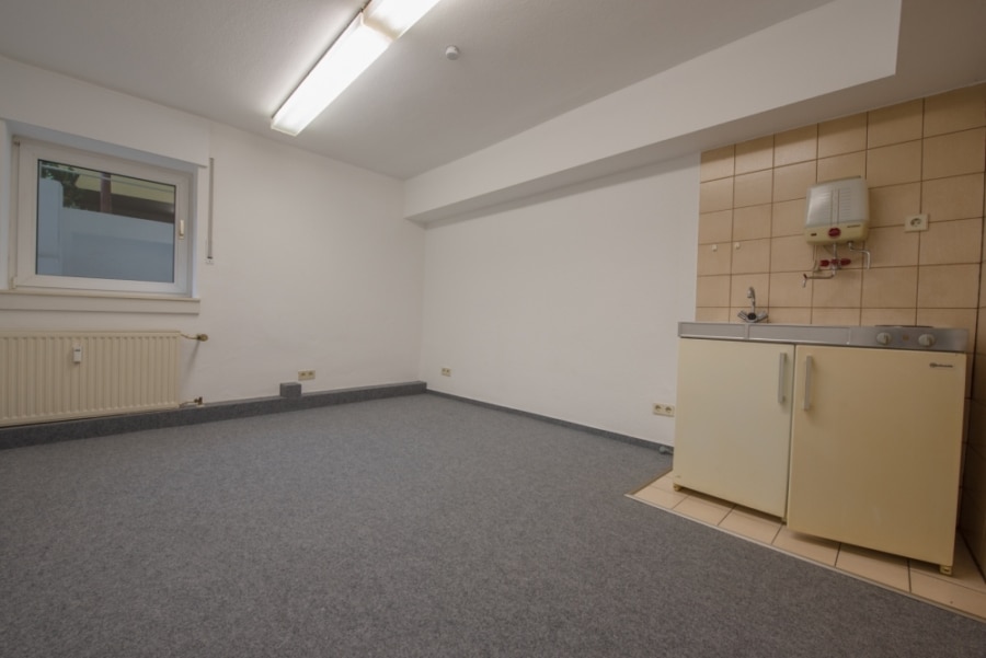 Büroraum mit Pantry-Küche - attraktive Bürofläche zentral in Bergerhausen