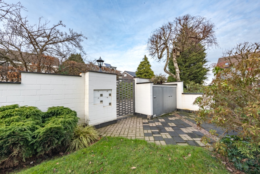 Zugang Grundstück - V E R K A U F T - Charmantes Mehrfamilienhaus in ruhiger Lage von Essen Burgaltendorf