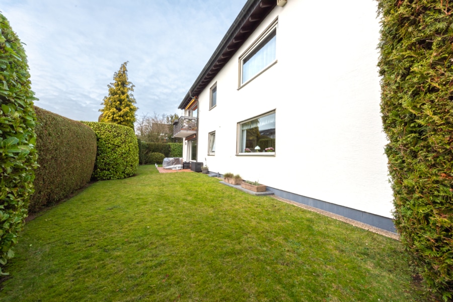 Garten und Terrasse Ansicht 10 Eigentümereinheit - V E R K A U F T - Charmantes Mehrfamilienhaus in ruhiger Lage von Essen Burgaltendorf