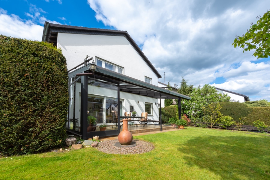 Garten und Terrasse Ansicht 6 Eigentümereinheit - V E R K A U F T - Charmantes Mehrfamilienhaus in ruhiger Lage von Essen Burgaltendorf