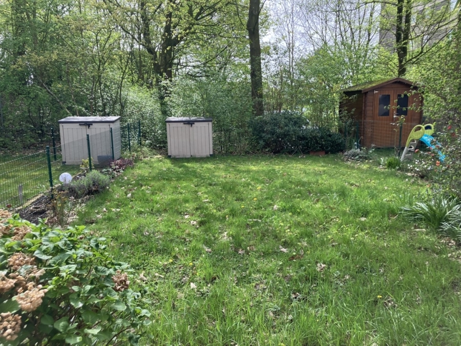 Garten Ansicht 2 - Erdgeschossjuwel mit großzügigem Garten und Stellplatz in Essen-Kettwig