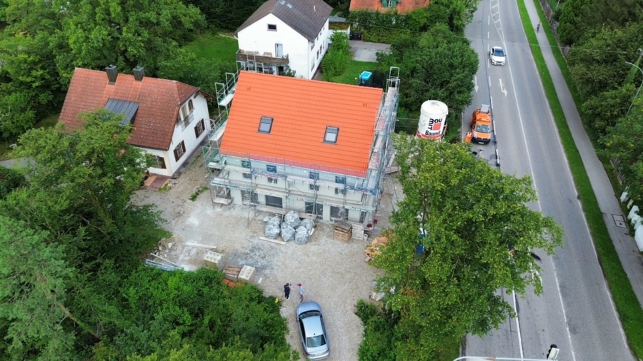 Luftaufnahme - Neubau-Doppelhaushälfte in Oberschleißheim – Stilvoll, Komfortabel, Effizient