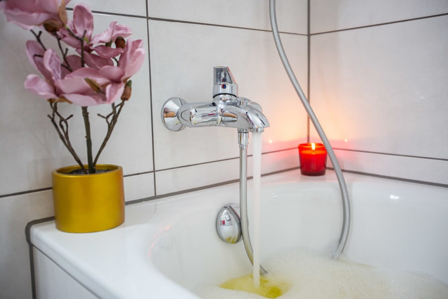 Badewanne - Traumwohnung mit Südbalkon und hochwertiger Ausstattung in Hallbergmoos