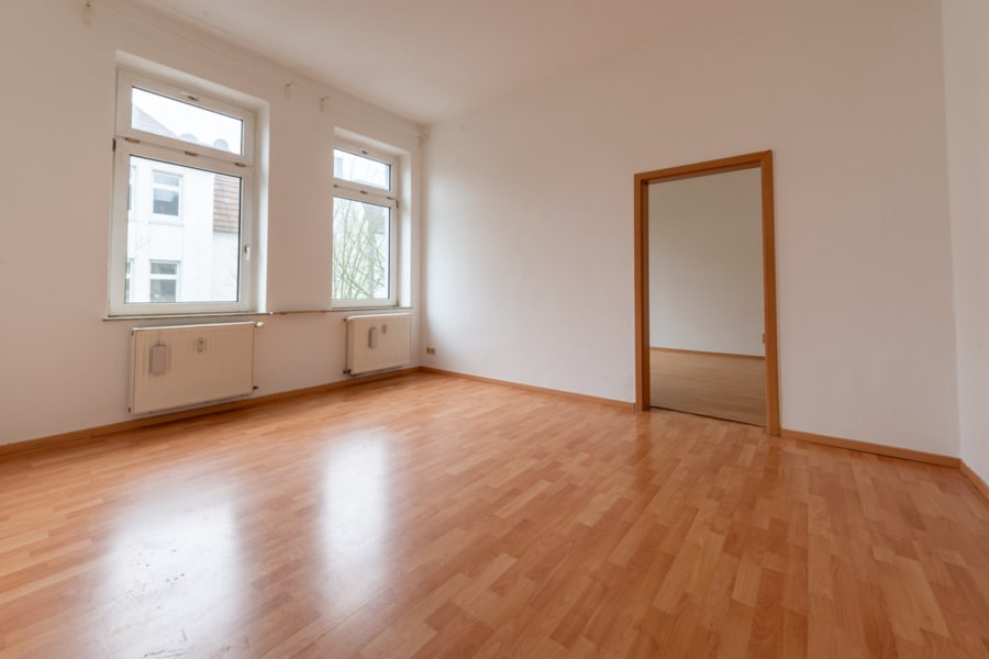 weitere Ansicht Wohnzimmer - Charmante Altbauwohnung in zentraler Lage!