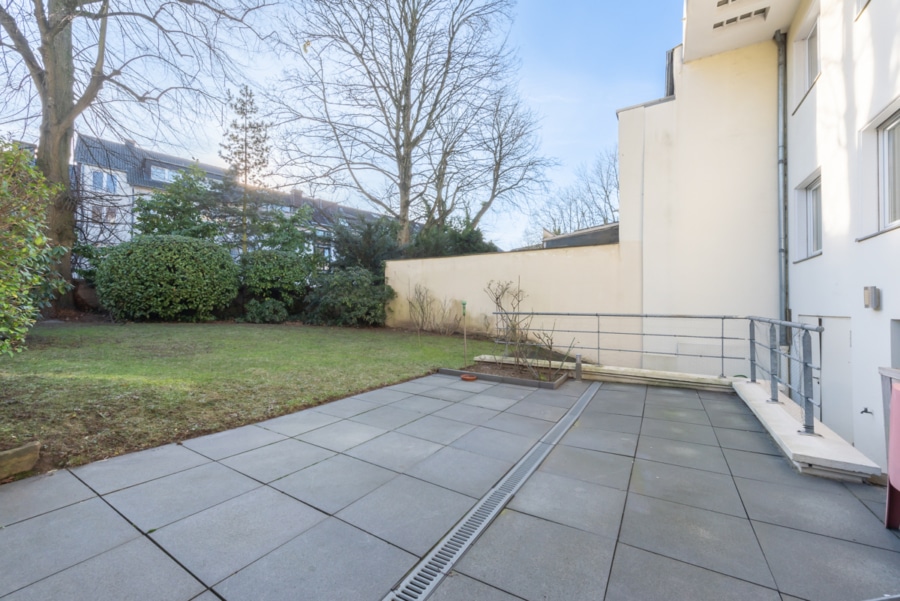 Ansicht Terrasse - Rarität Bürofläche mit Garten und Stellplatz in Bestlage von Rüttenscheid!