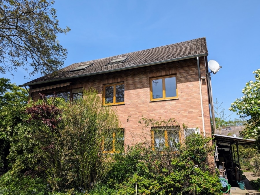 Gartenansicht - Haus mit zwei Wohneinheiten und so vielen Möglichkeiten