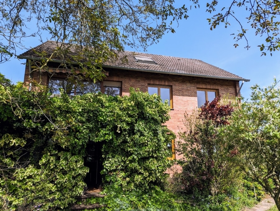 Gartenansicht - Haus mit zwei Wohneinheiten und so vielen Möglichkeiten