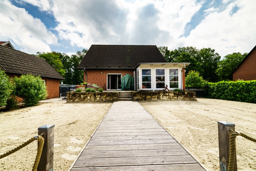 Außenansicht Garten - Exklusives Einfamilienhaus in Dörenthe: Urlaubsoase mit Strandgarten!