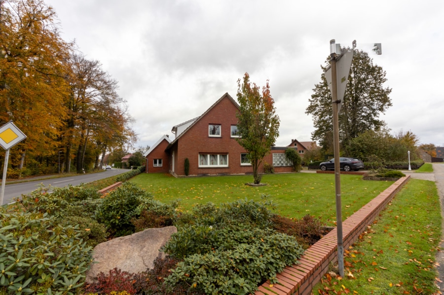 Ansicht - "Grünes Paradies: Familienhaus mit endlosem Garten"