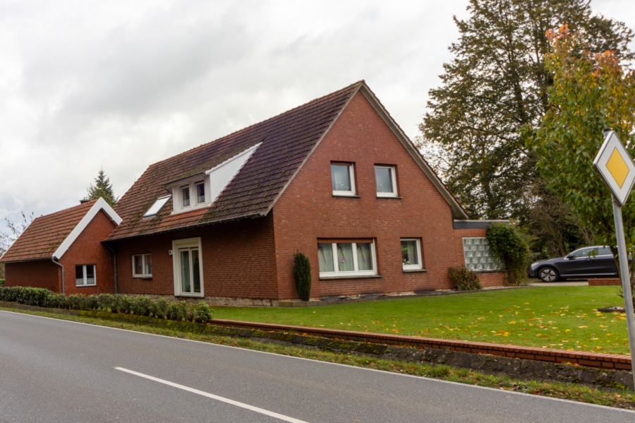 Ansicht - "Grünes Paradies: Familienhaus mit endlosem Garten"