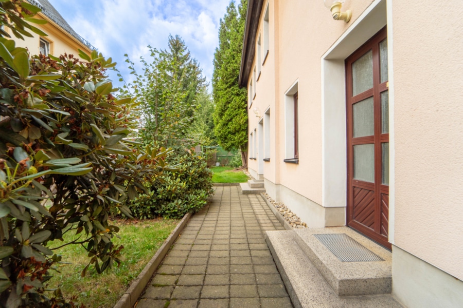 Eingang Büro - Gut gelegene Gewerbeeinheit in Limbach