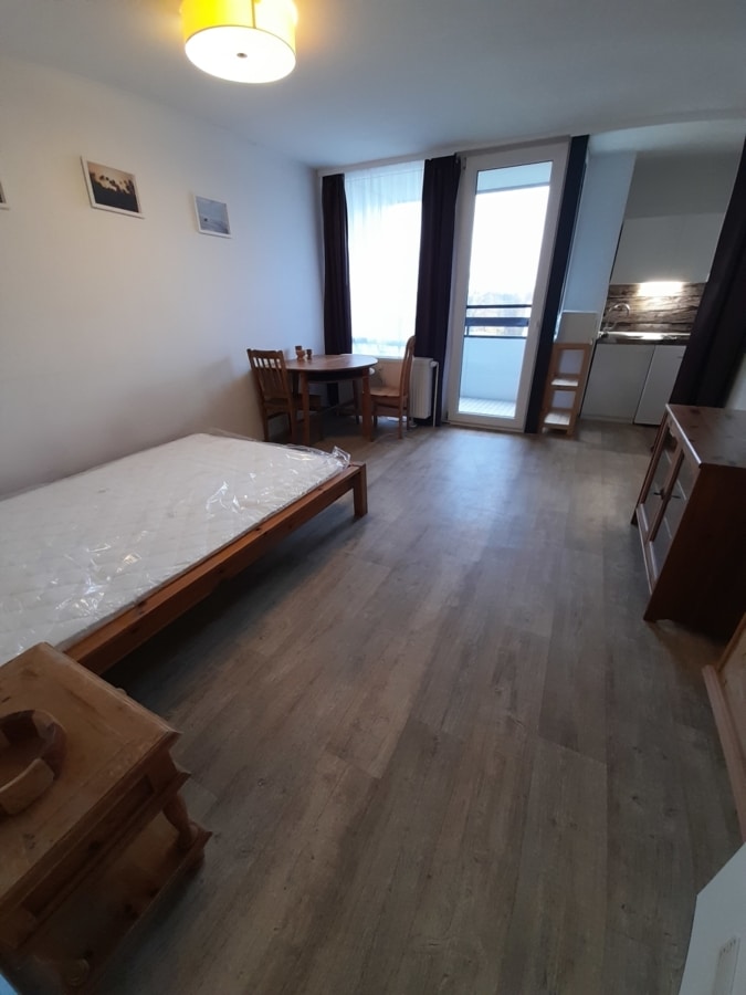 Zimmer - Charmantes 1-Zimmer-Appartement mit Balkon in Nürnberg