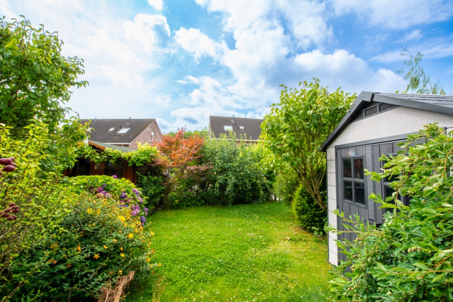 Ansicht Blick in den Garten - Happy Family!